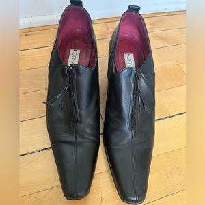 Donald J. Pliner Black Leather Boot/Pumps. Size 8 1/2.